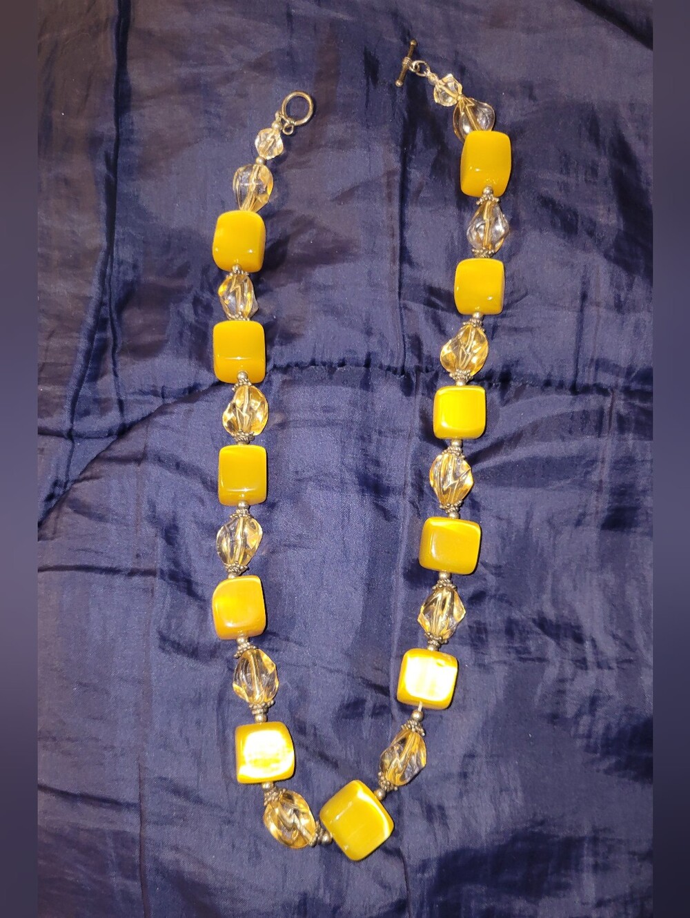 Mid-Century Modern Atomic Fashion Era Iridescent Moonglow Lucite Necklace